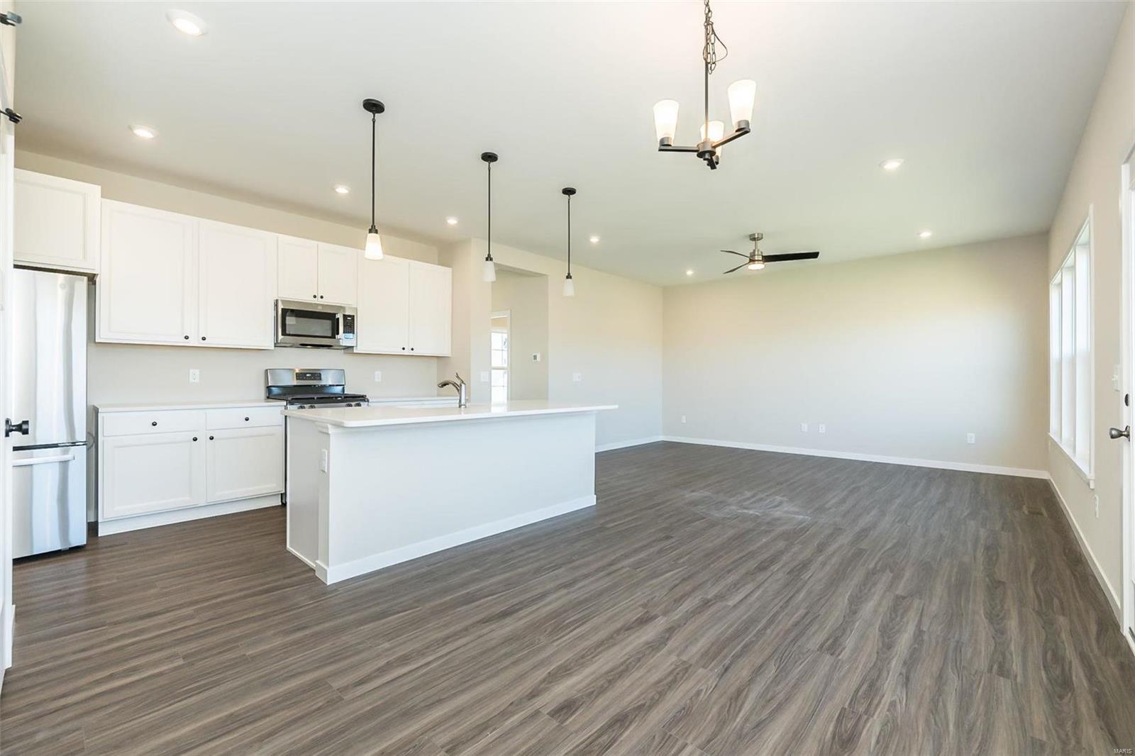 307 Dalriada Boulevard O'Fallon, MO 63368 - Photo 13 of 49