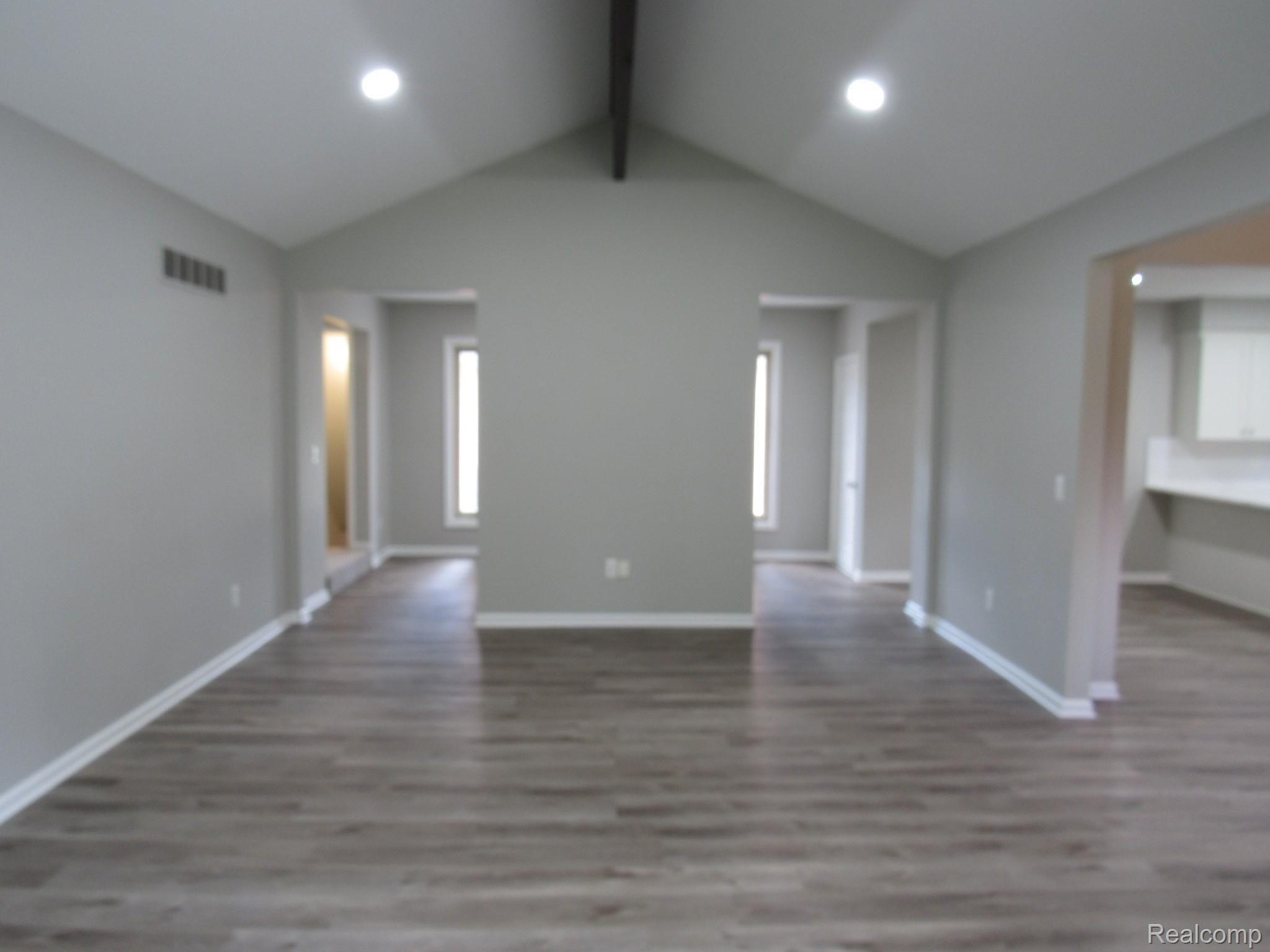 802 Bridgestone Drive Rochester, MI 48309 - Photo 10 of 37 802 BRIDGESTONE ROCHESTER HILLS (119).JPG