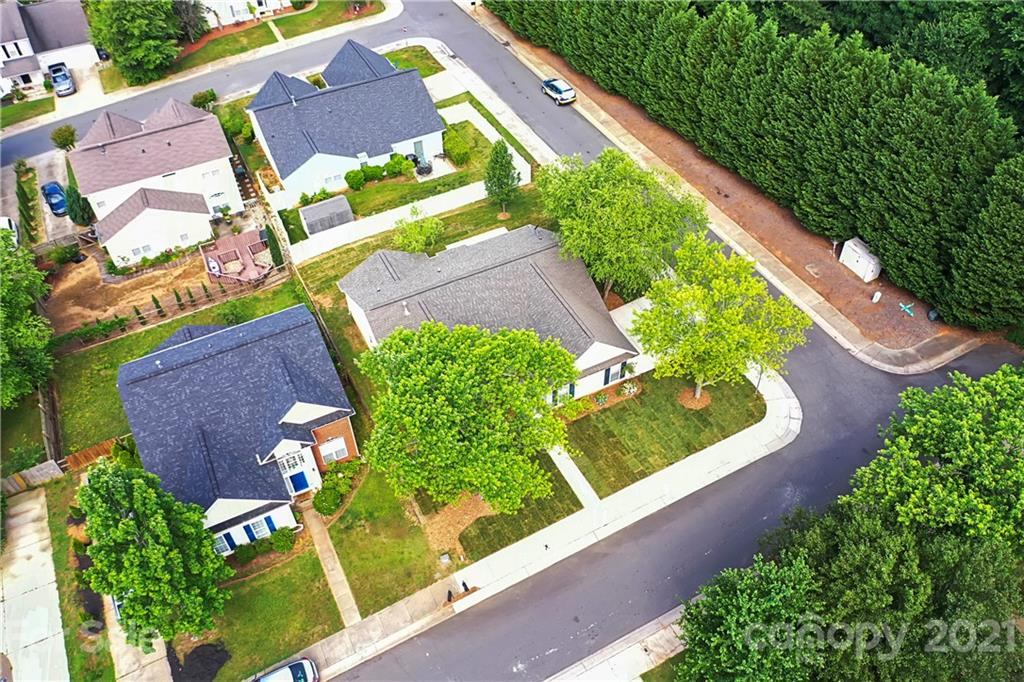 15387 Leslie Brooke Road Huntersville, NC 28078 - Photo 36 of 37 an aerial view of a garden