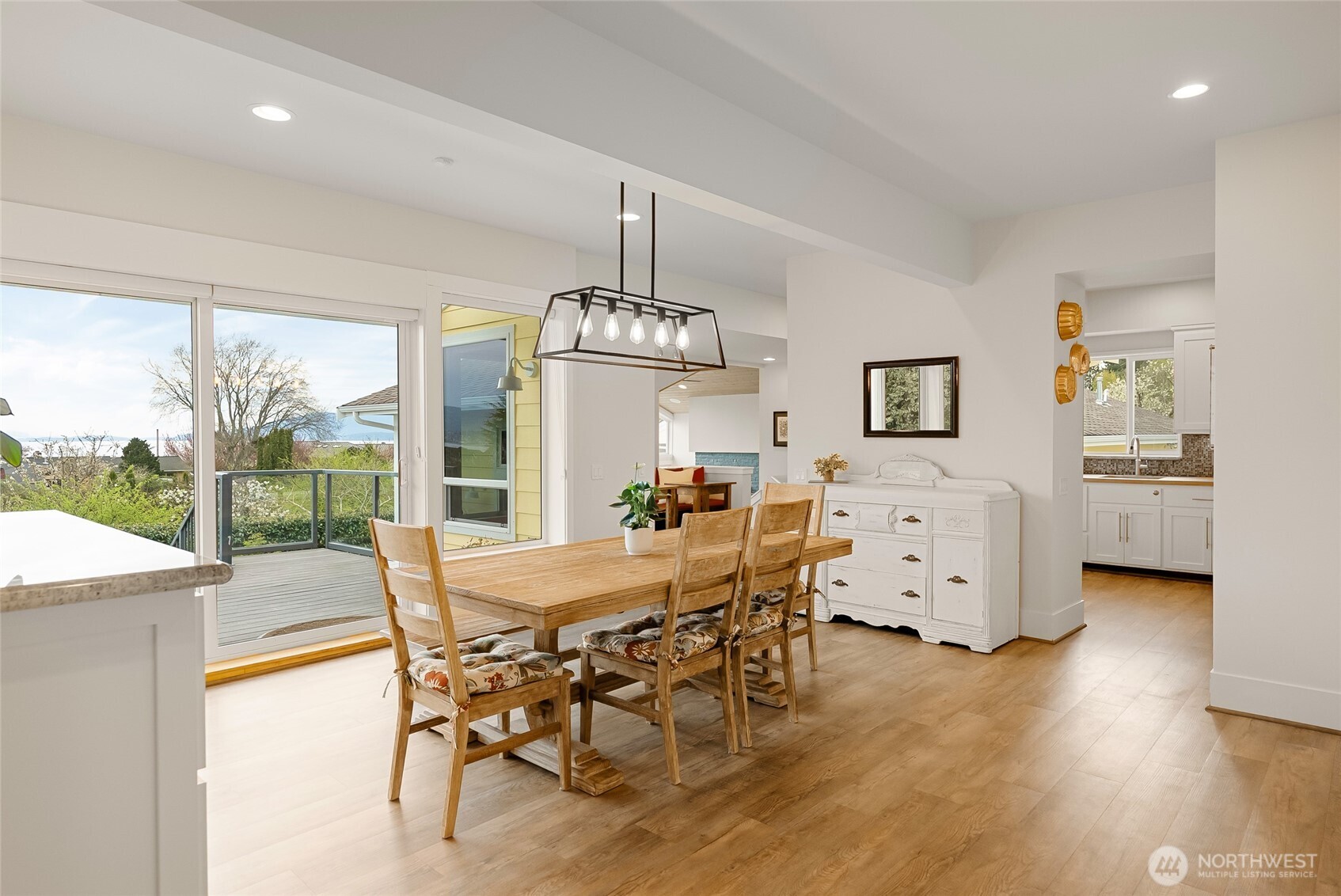 3910 Cliffside Drive Bellingham, WA 98225 - Photo 11 of 40