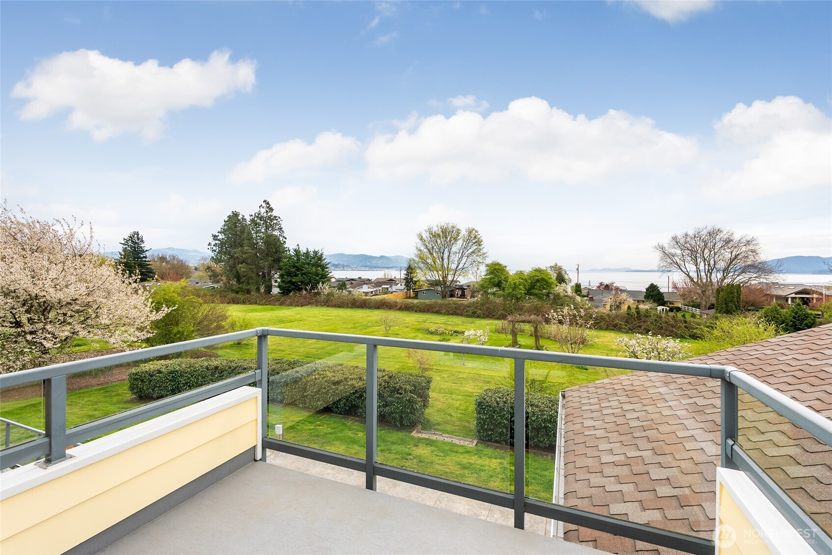 3910 Cliffside Drive Bellingham, WA 98225 - Photo 18 of 40