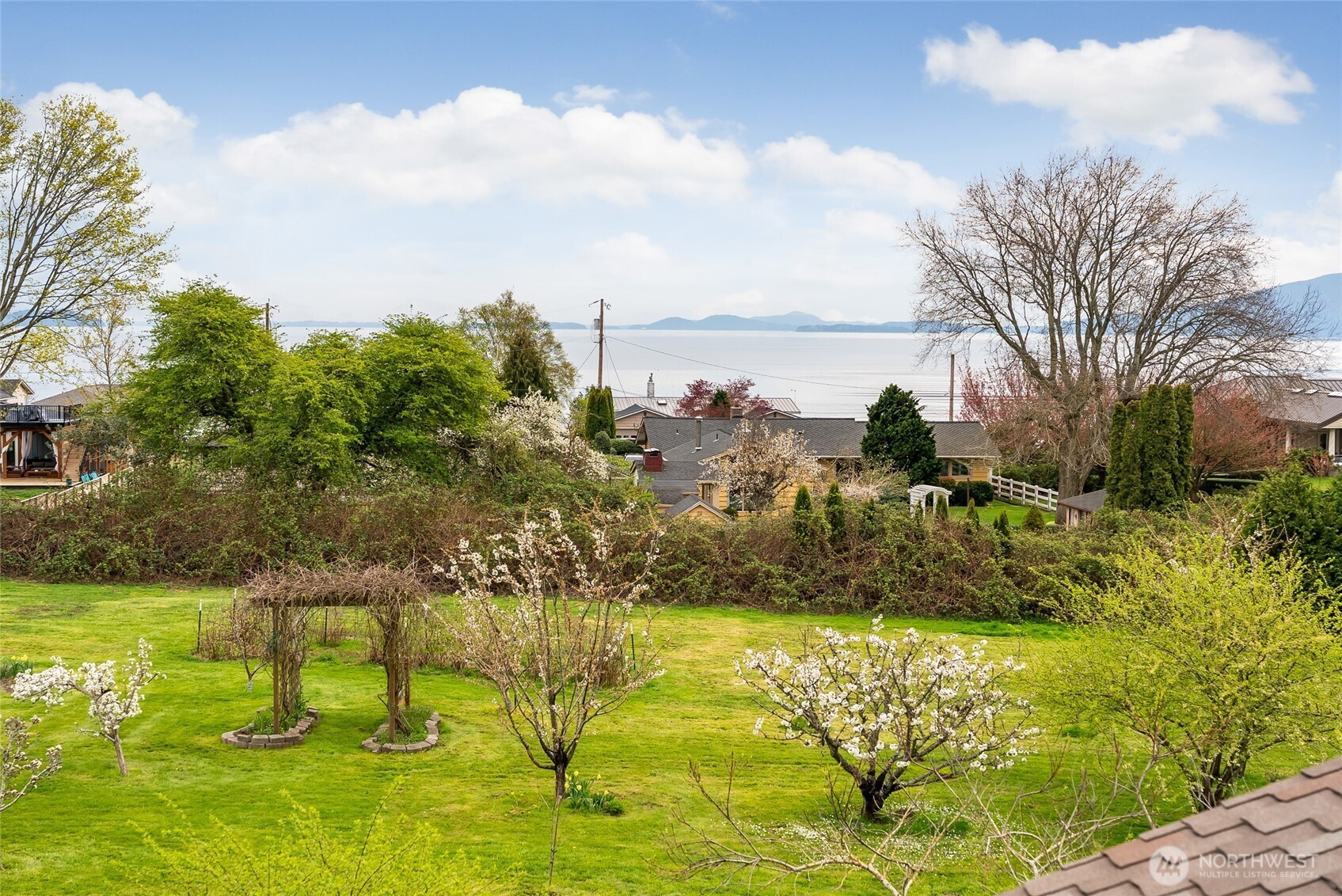 3910 Cliffside Drive Bellingham, WA 98225 - Photo 37 of 40