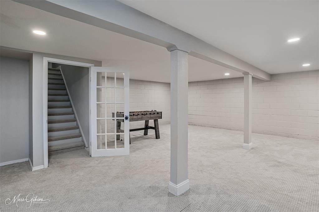 2912 Brookline Drive Shreveport, LA 71119 - Photo 20 of 27 a view of an empty room with stairs