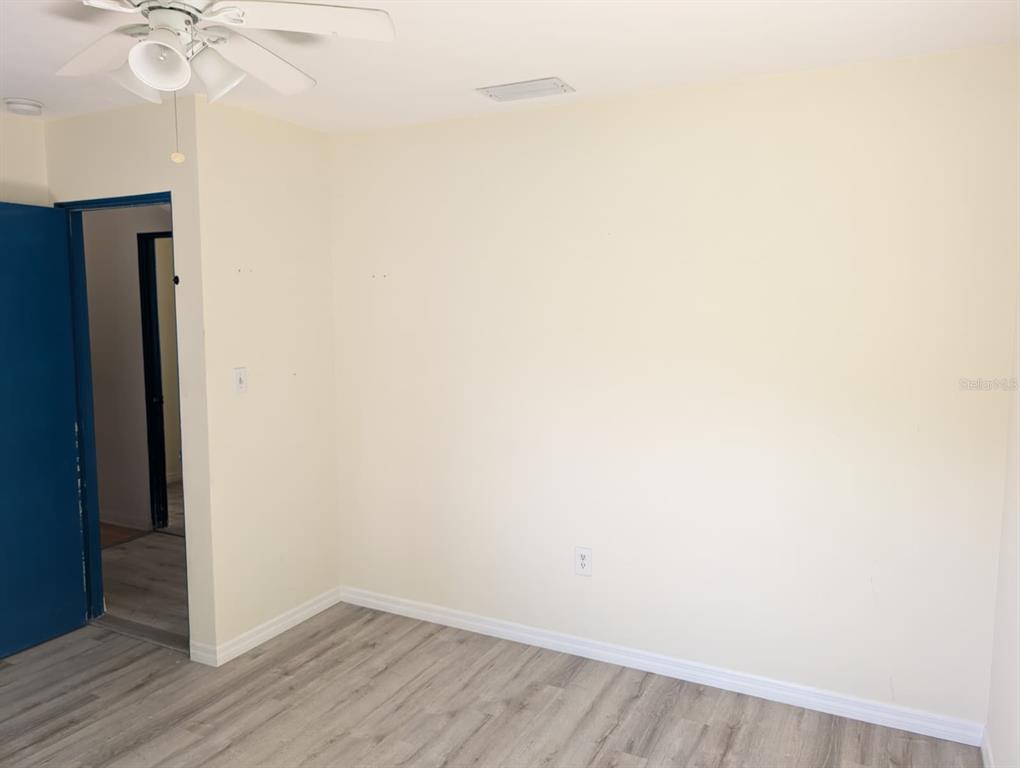 1176 40th Street Sarasota, FL 34234 - Photo 18 of 37 a view of an empty room