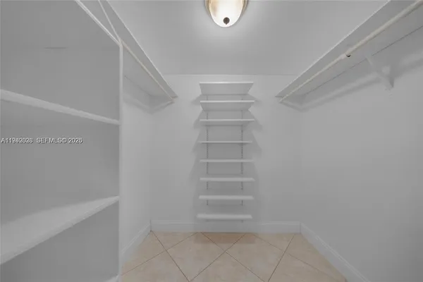 $2,000 | 20400 West Country Club Drive, Unit 812, Aventura, FL 33180