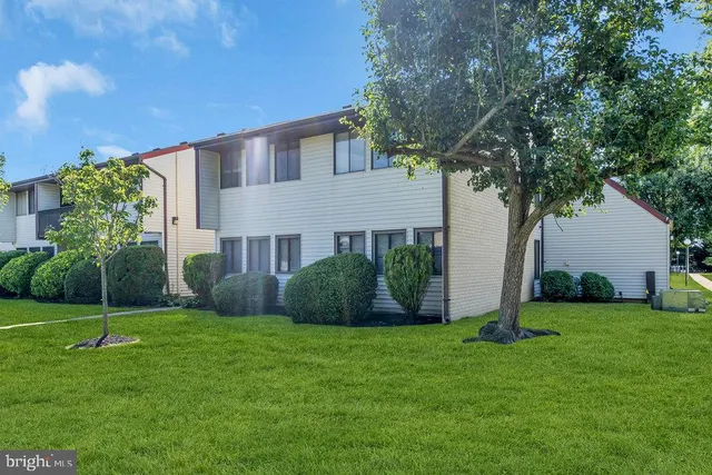 $265,000 | 4 Avon Drive, Unit F, East Windsor, NJ 08520