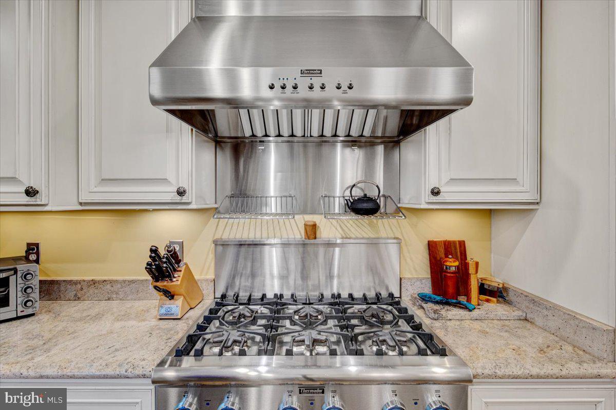 7015 Meadow Lane Chevy Chase, MD 20815 - Photo 16 of 60