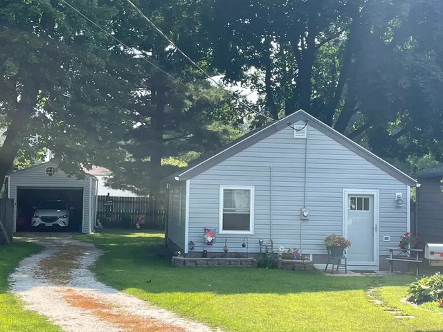 $124,900 | 3217 Prairie Street, Two Rivers, WI 54241