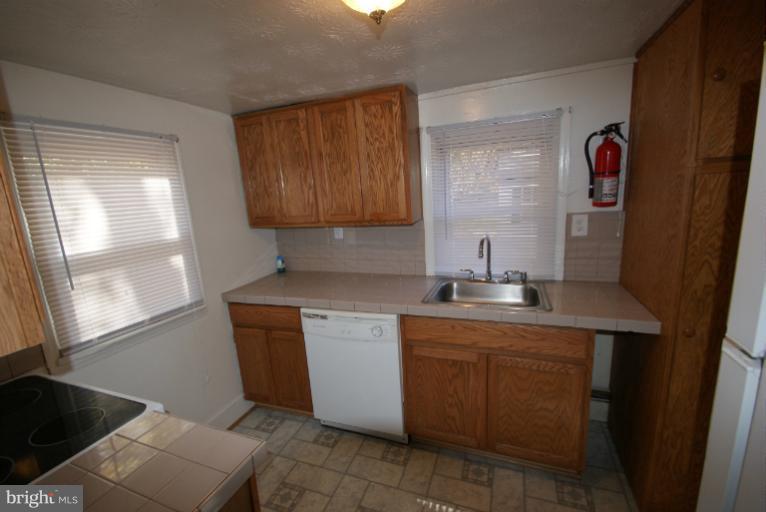315 Arthur King Road Prince Frederick, MD 20678 - Photo 2 of 20 Kitchen