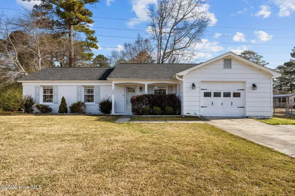 $246,000 | 303 Greenbriar Drive, Jacksonville, NC 28546