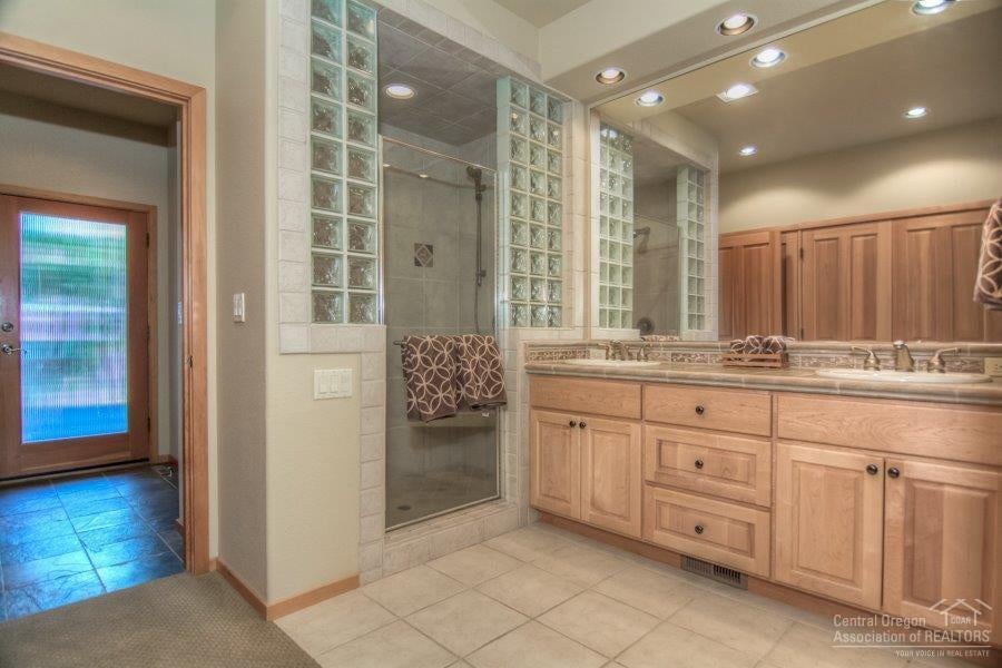 19557 Painted Ridge Loop, Unit 21 Bend, OR 97702 - Photo 18 of 25 Gallery Image 18