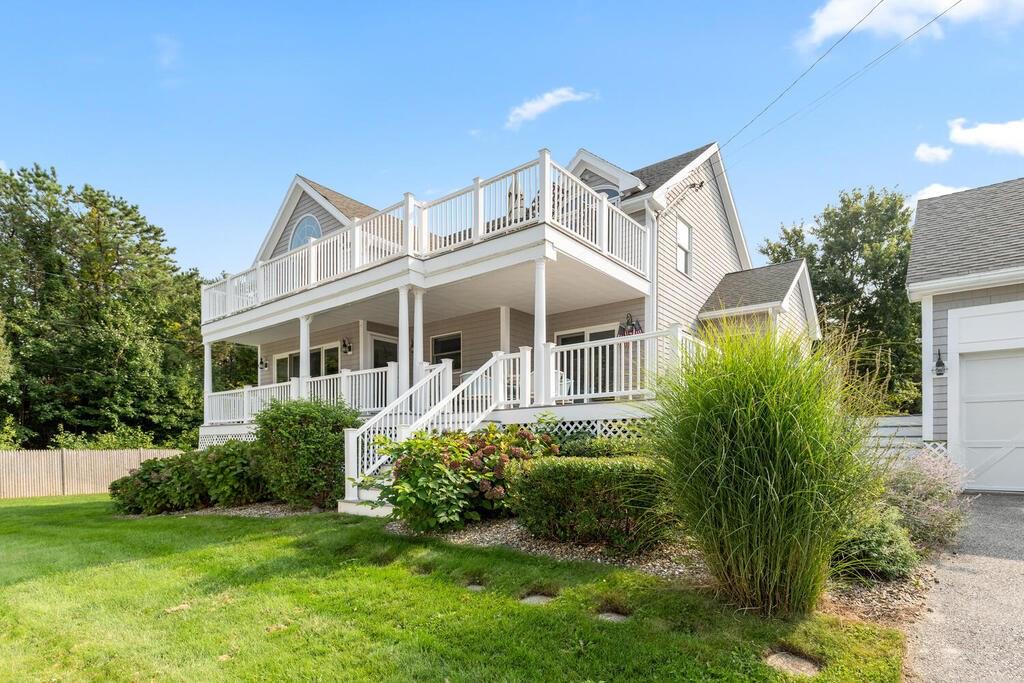 10 Wingaersheek Road Gloucester, MA 01930 - Photo 1 of 35 Gallery Image 1