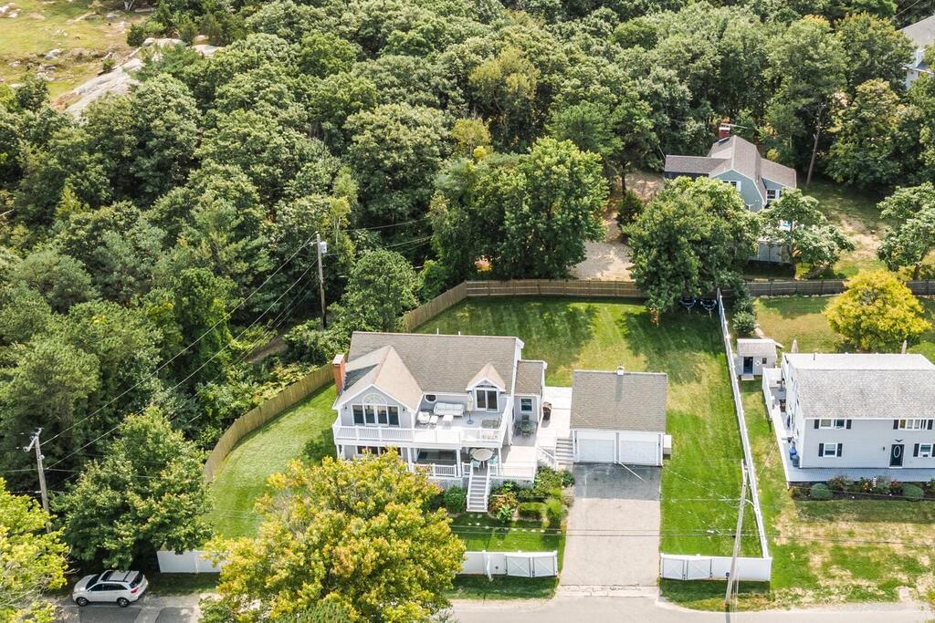 10 Wingaersheek Road Gloucester, MA 01930 - Photo 4 of 35 Gallery Image 4