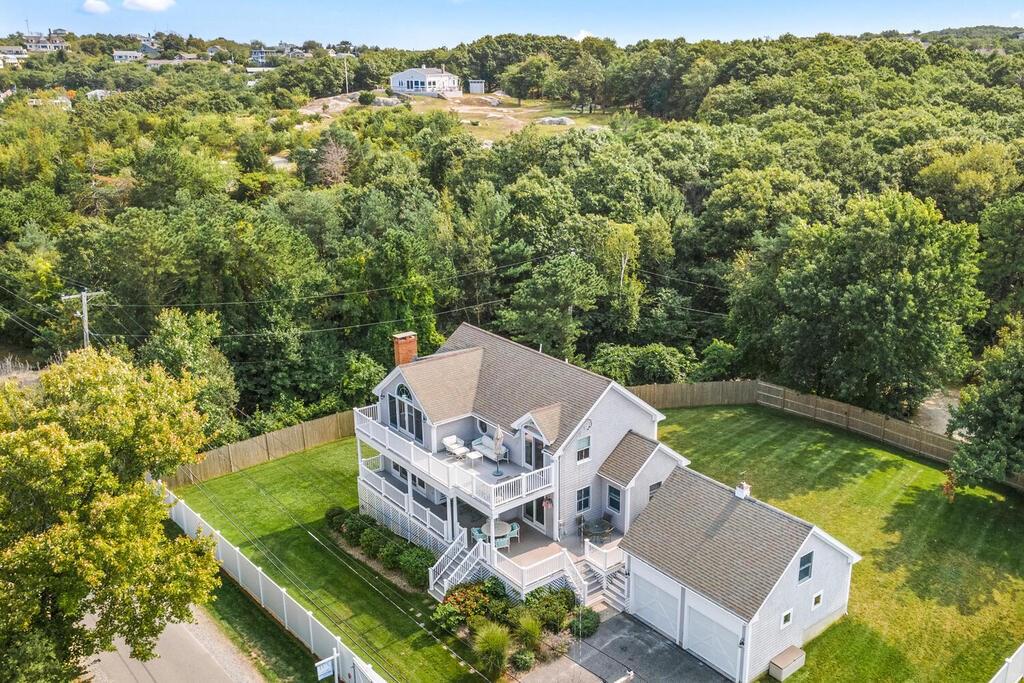 10 Wingaersheek Road Gloucester, MA 01930 - Photo 5 of 35 Gallery Image 5