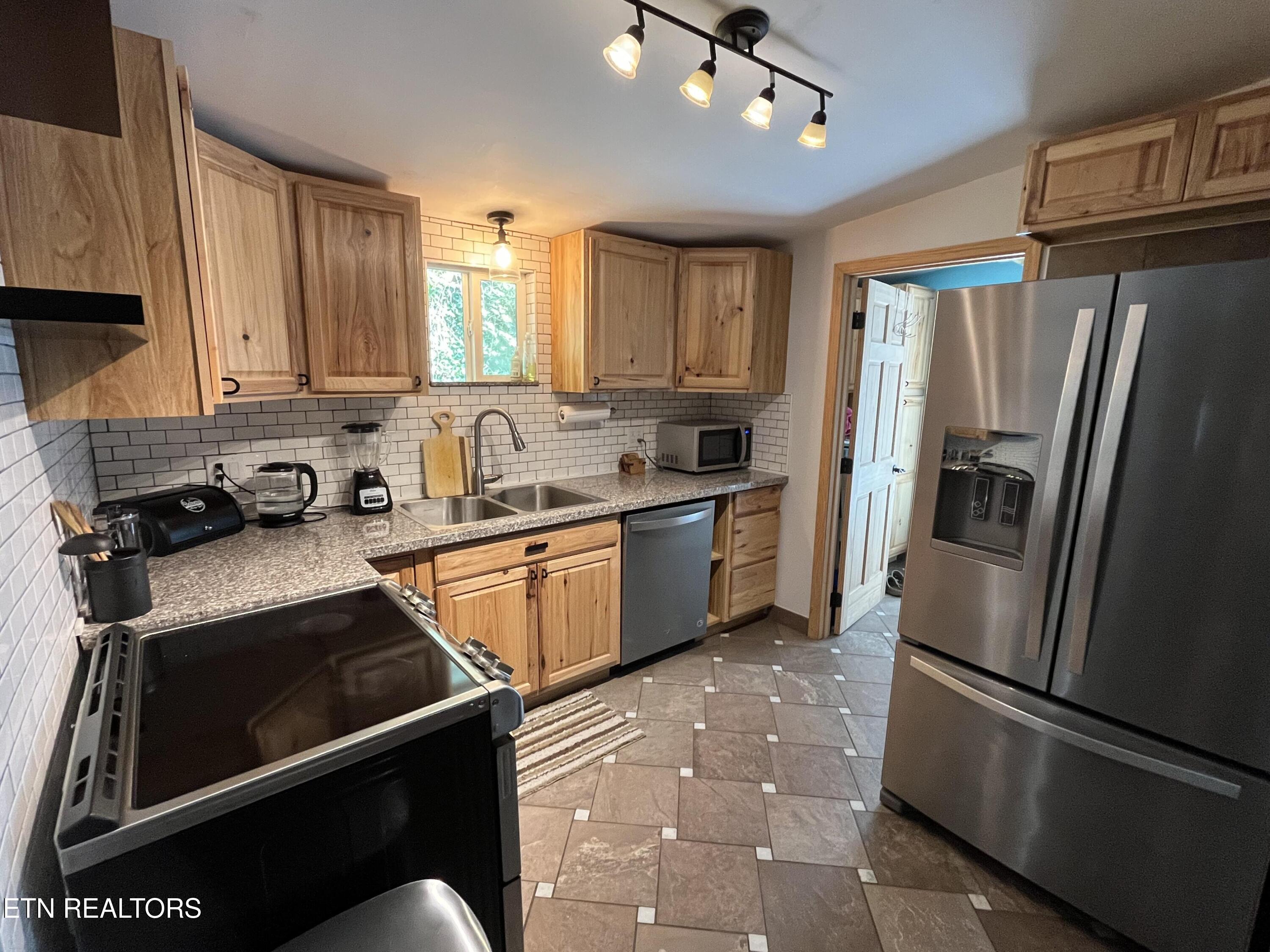 8922 Pedigo Road Powell, TN 37849 - Photo 12 of 30 12