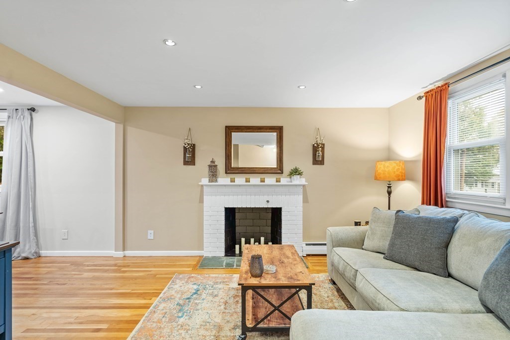 33 Gainsville Road Dedham, MA 02026 - Photo 5 of 33 Gallery Image 5