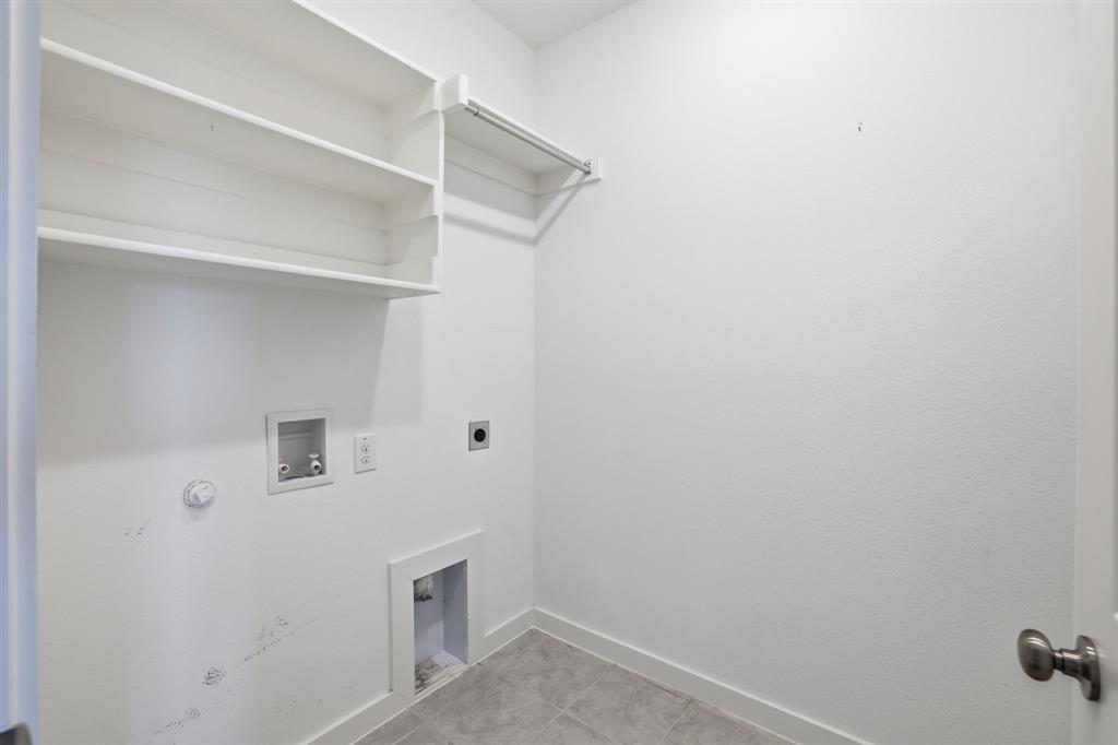 5832 Ridgeline Drive McKinney, TX 75070 - Photo 18 of 26 a view of an empty room