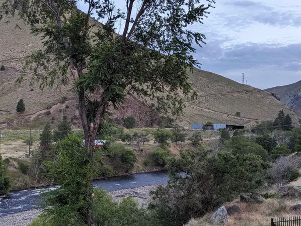 $9,995,000 | The Confluence The Confluence Salmon River Road, Riggins, ID 83549