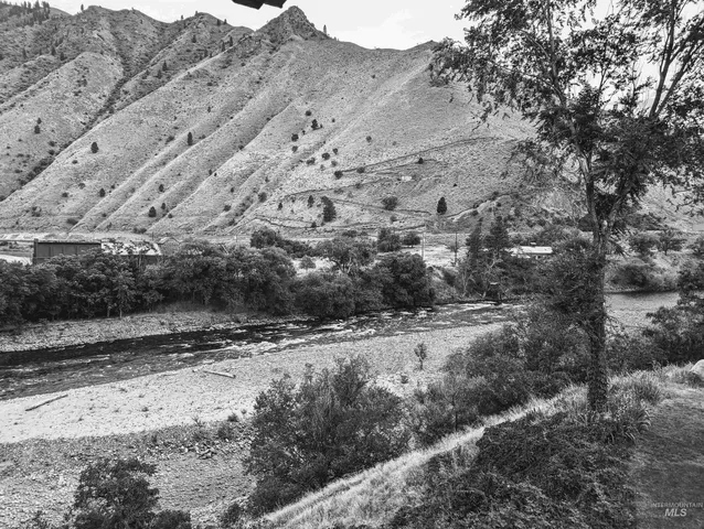 $9,995,000 | The Confluence The Confluence Salmon River Road, Riggins, ID 83549