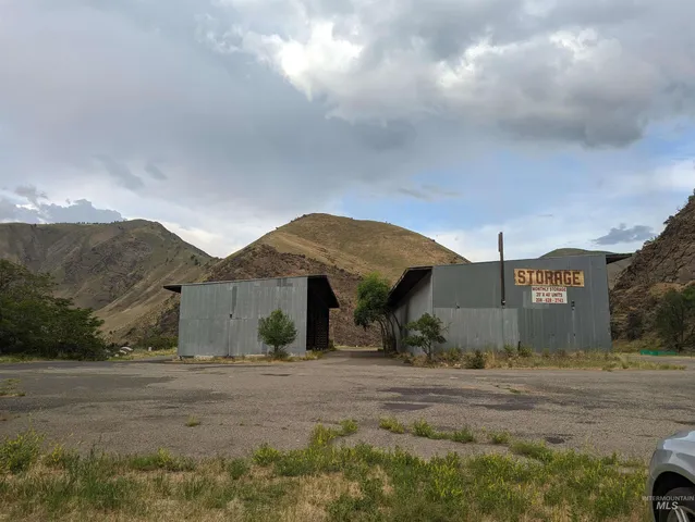 $9,995,000 | The Confluence The Confluence Salmon River Road, Riggins, ID 83549