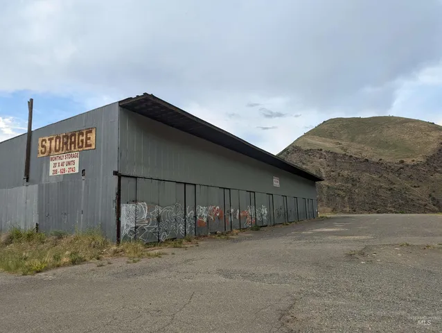 $9,995,000 | The Confluence The Confluence Salmon River Road, Riggins, ID 83549