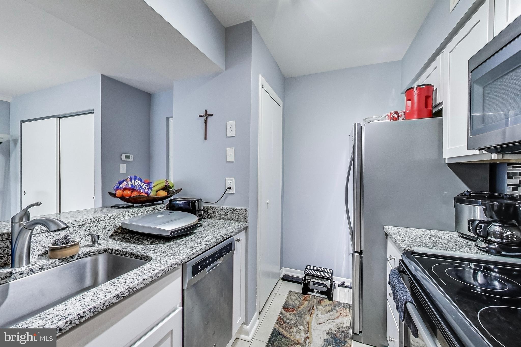 5816 Royal Ridge Drive, Unit H Springfield, VA 22152 - Photo 4 of 26