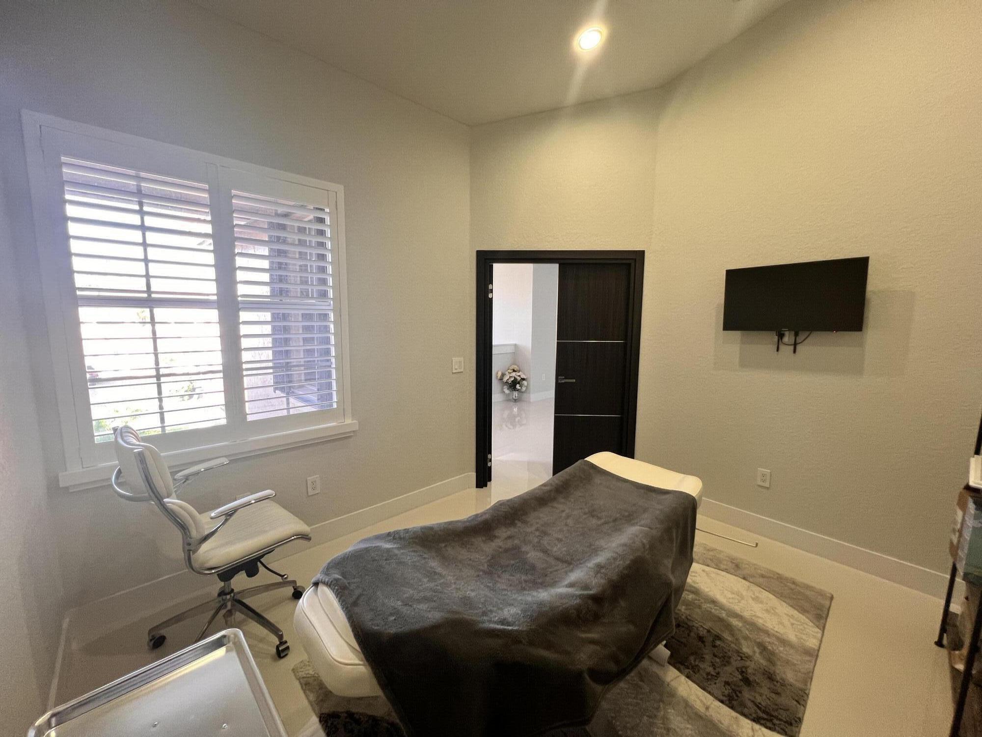 6584 Villa Sonrisa Drive, Unit 1122 Boca Raton, FL 33433 - Photo 12 of 44 IMG_3133