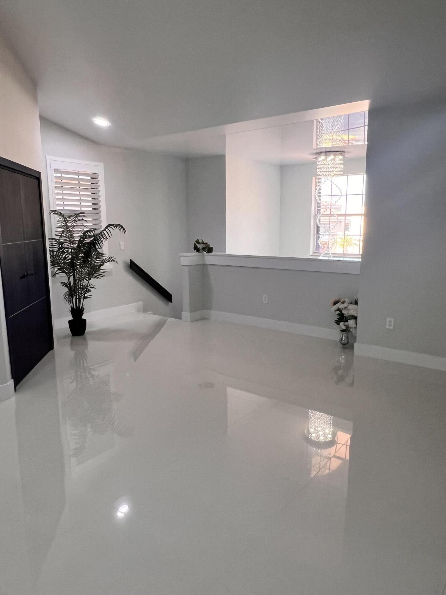 6584 Villa Sonrisa Drive, Unit 1122 Boca Raton, FL 33433 - Photo 6 of 44 IMG_3124