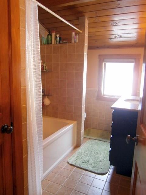 717 Back Road Skowhegan, ME 04976 - Photo 15 of 29 Full bath remodeled in 2012