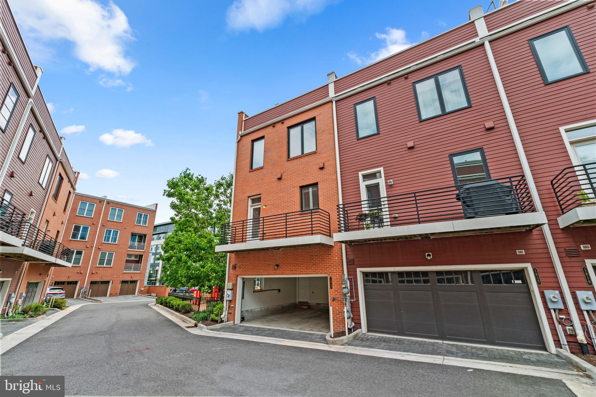 1815 Main Line Boulevard Alexandria, VA 22301 - Photo 17 of 47 End unit = park 2 cars w/ease