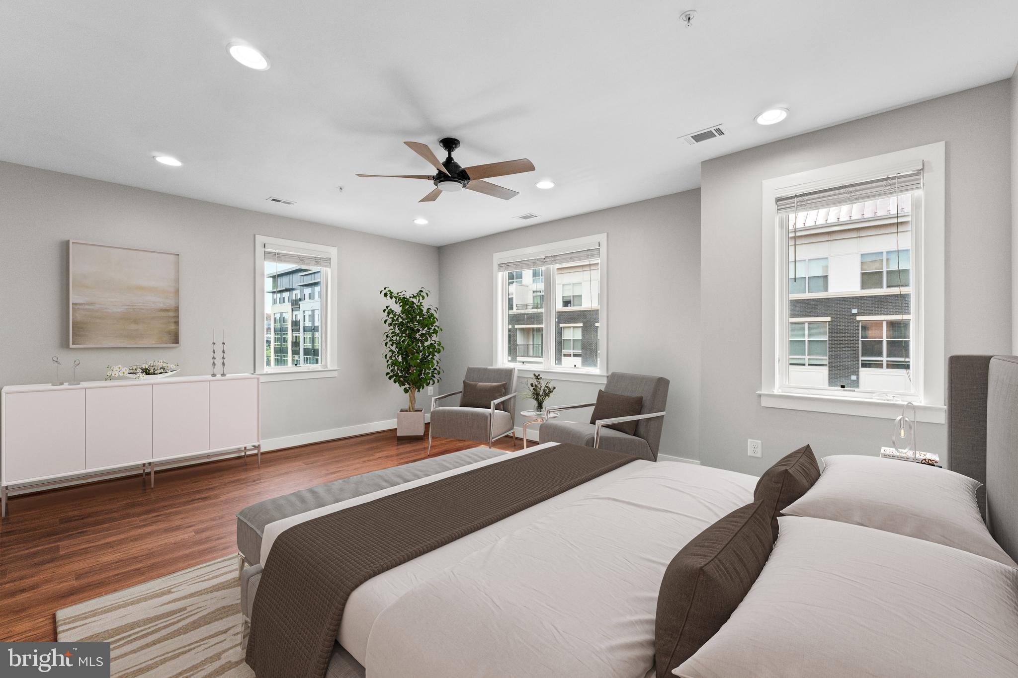 1815 Main Line Boulevard Alexandria, VA 22301 - Photo 10 of 47 Spacious primary w/sitting area