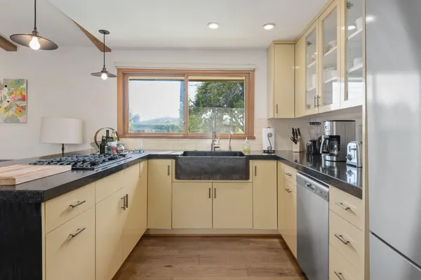 $6,800 | 409 Orilla Del Mar Drive, Santa Barbara, CA 93103