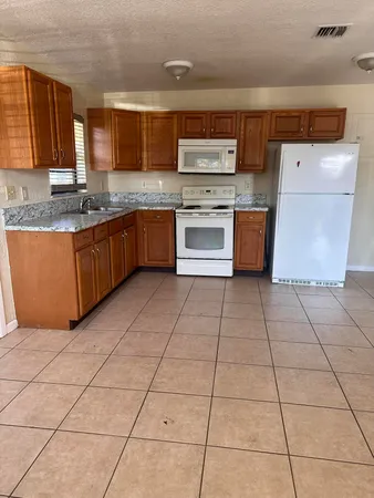 $2,650 | 50 Northwest 8th Avenue, Unit 1, Dania Beach, FL 33004