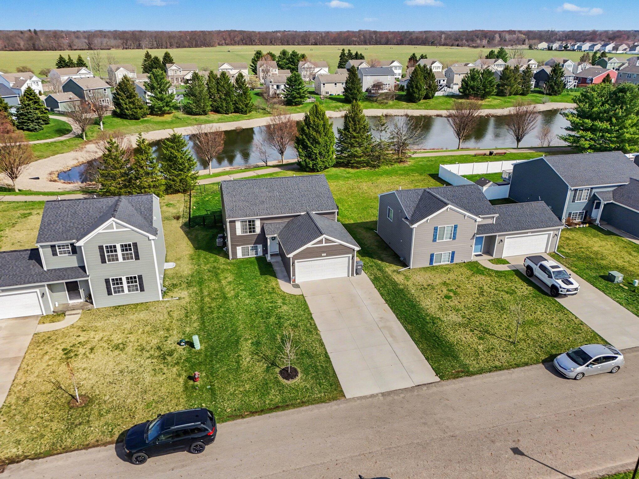 1637 Tea Pond Court Vicksburg, MI 49097 - Photo 2 of 34 file_8363