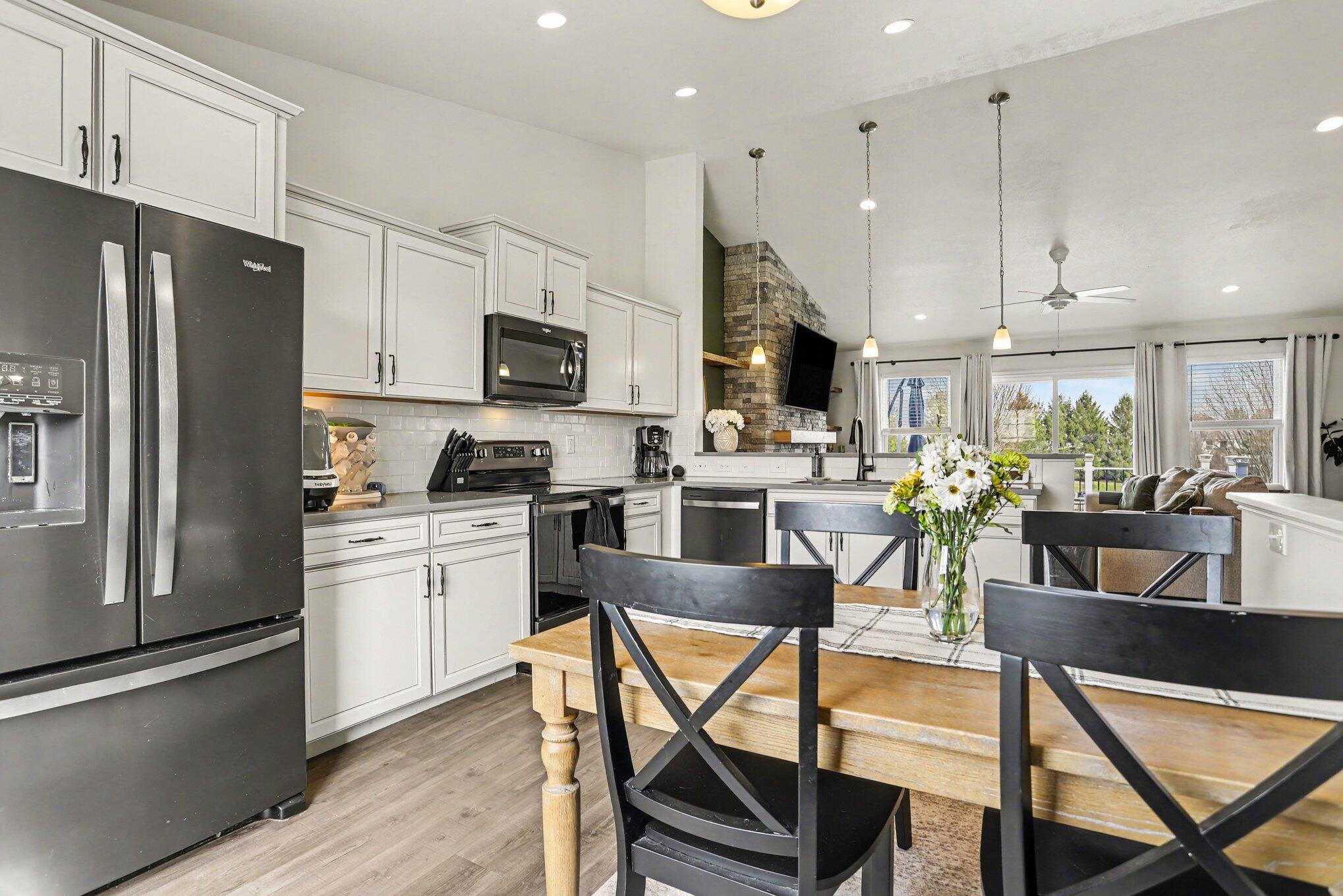 1637 Tea Pond Court Vicksburg, MI 49097 - Photo 9 of 34 file_3955