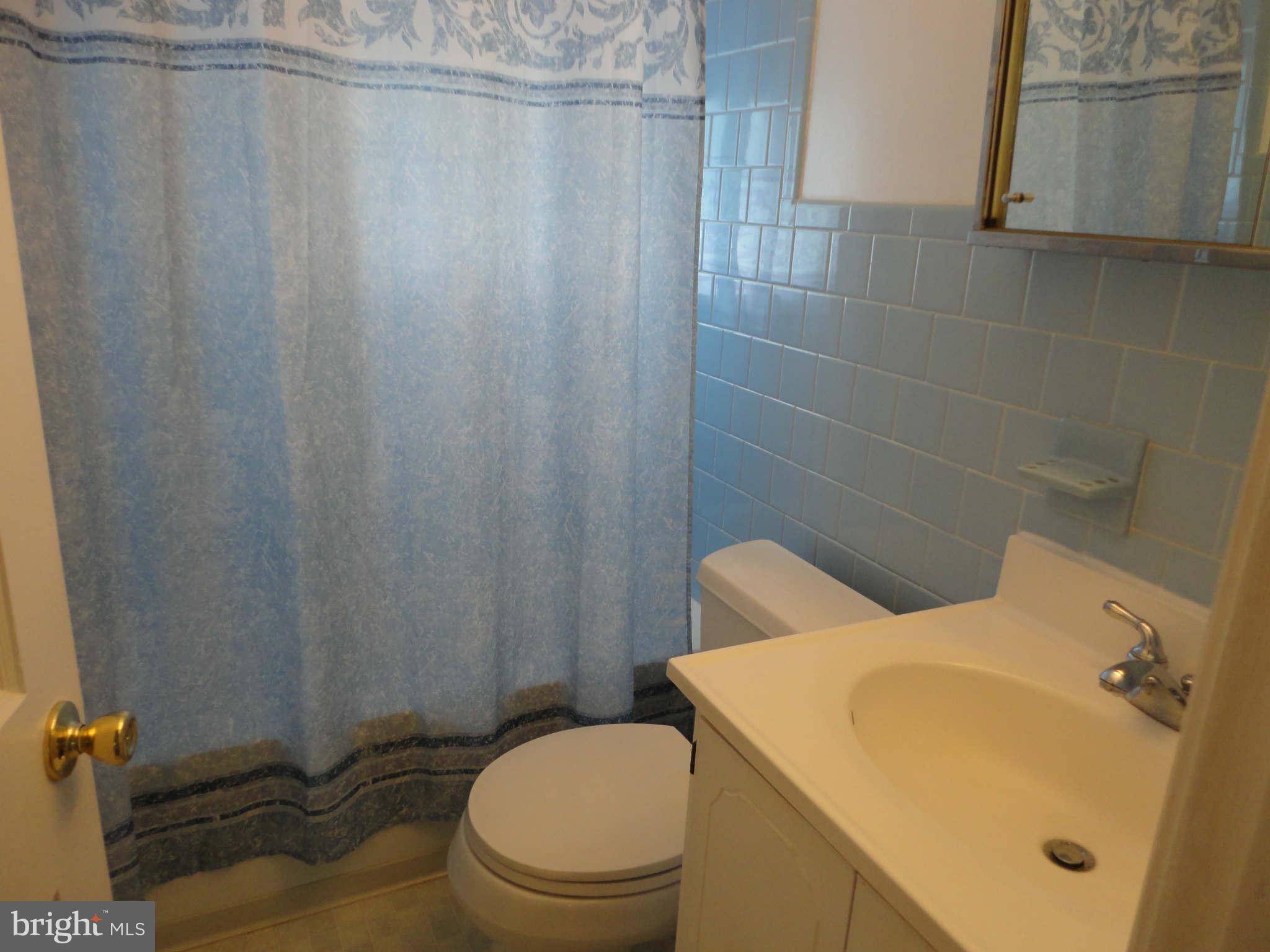 106 Bennett Road Essex, MD 21221 - Photo 8 of 12 Bath