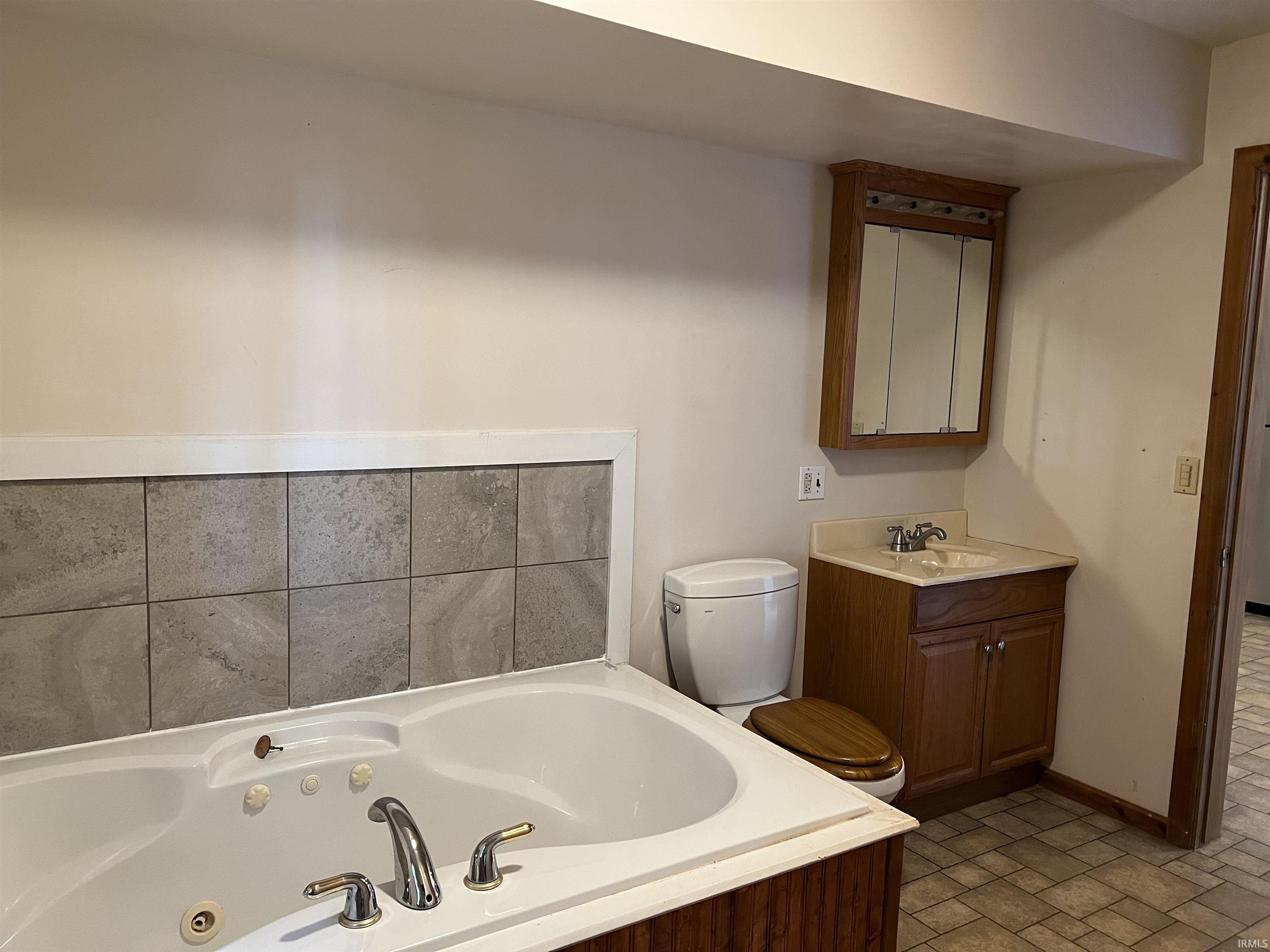 6099 North 200 East Rochester, IN 46975 - Photo 7 of 24 Gallery Image 7
