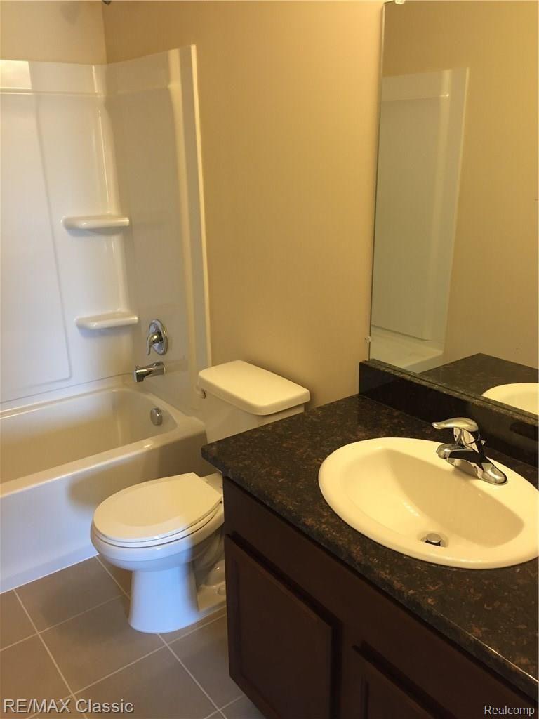 2137 Carson Lane Monroe, MI 48162 - Photo 18 of 30 Second full Bathroom upstairs.
