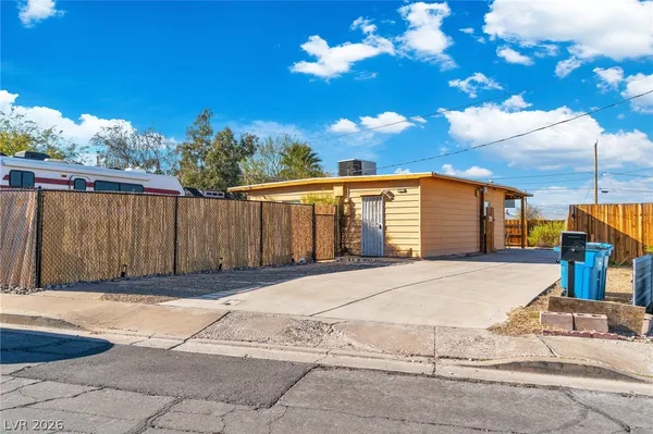$1,550 | 235 Zinc Street, Henderson, NV 89015