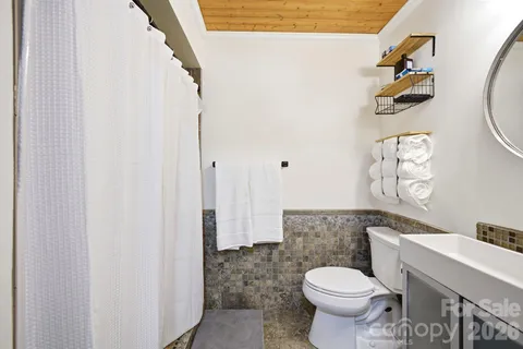 $285,000 | 4739 Hedgemore Drive, Charlotte, NC 28209