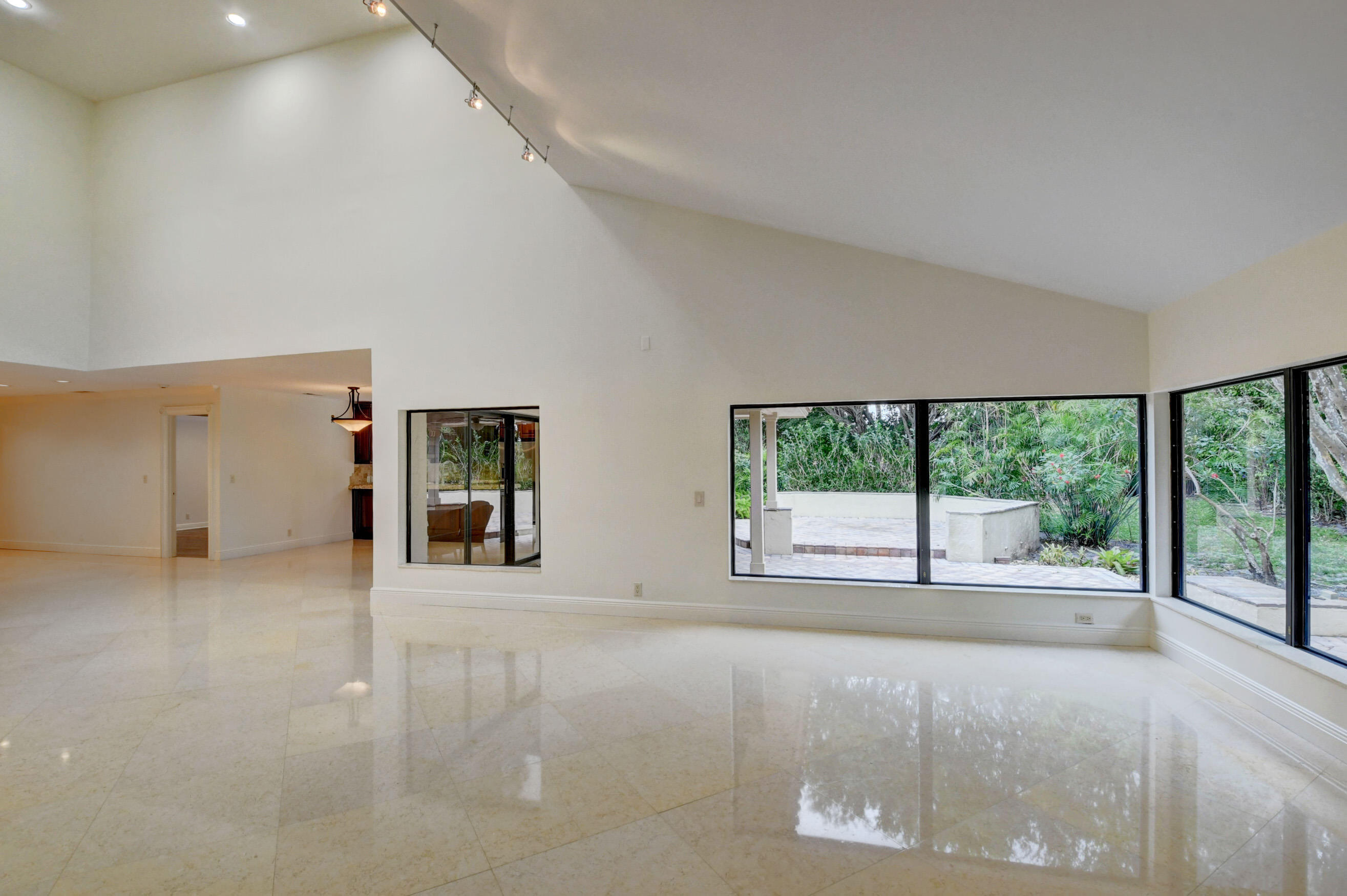 4535 Cocoplum Way Delray Beach, FL 33445 - Photo 15 of 50 Overhead skylights