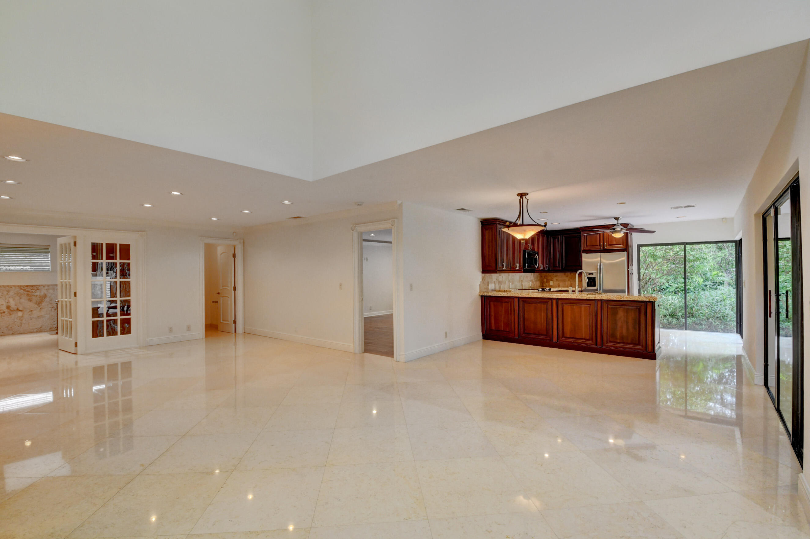 4535 Cocoplum Way Delray Beach, FL 33445 - Photo 17 of 50 Living area
