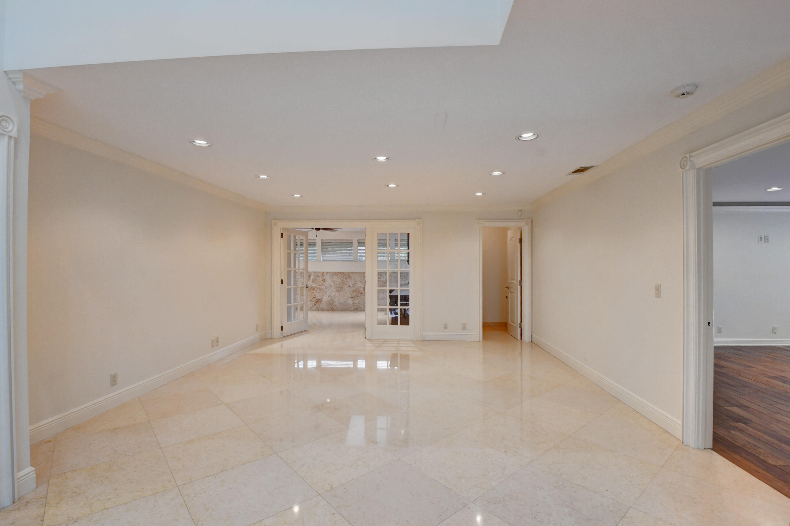 4535 Cocoplum Way Delray Beach, FL 33445 - Photo 24 of 50 Porcelain floors