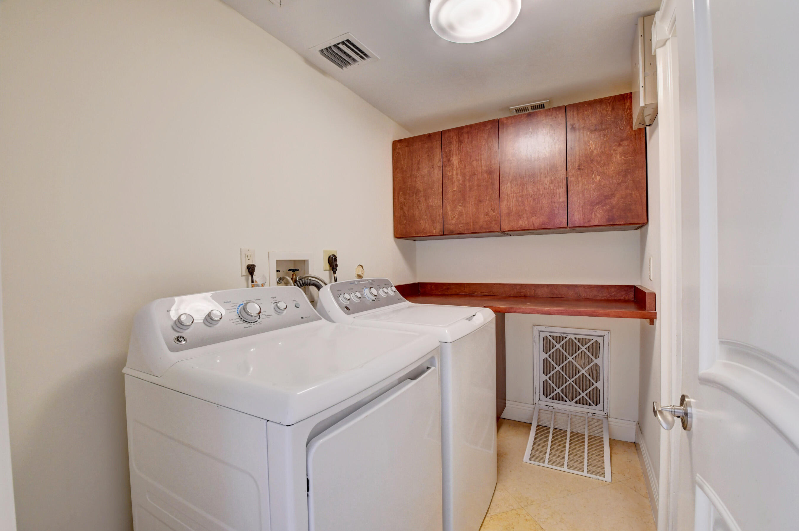 4535 Cocoplum Way Delray Beach, FL 33445 - Photo 40 of 50 Indoor Laundry