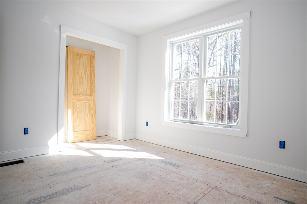216 Holtshire Road Orange, MA 01364 - Photo 15 of 31