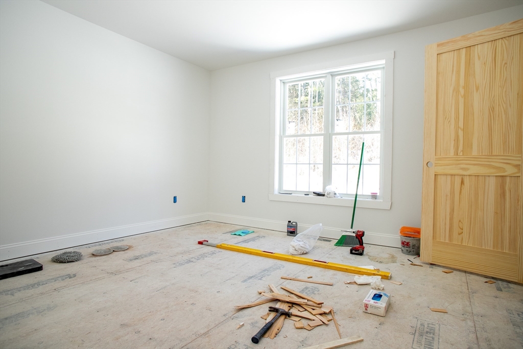 216 Holtshire Road Orange, MA 01364 - Photo 17 of 31
