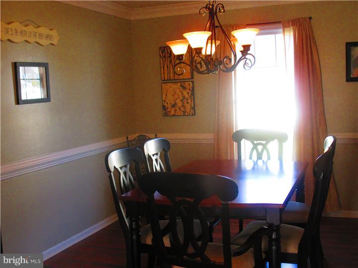 109 Lomond Road Williamstown, NJ 08094 - Photo 4 of 19 Dining Room