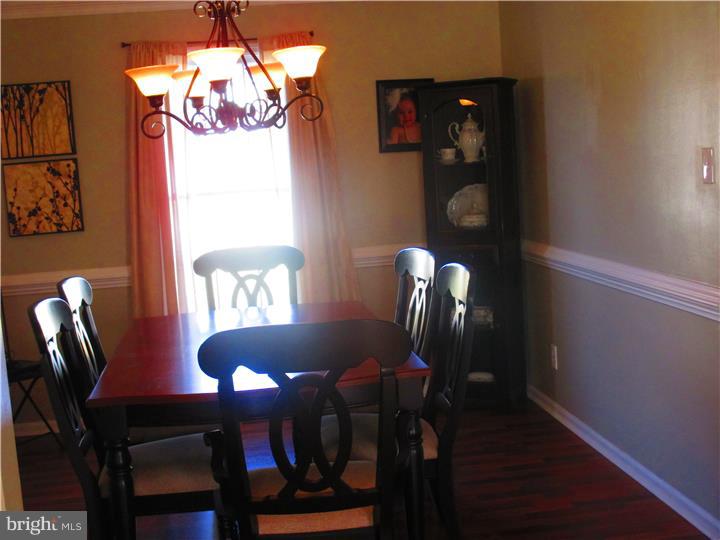 109 Lomond Road Williamstown, NJ 08094 - Photo 5 of 19 Dining Room