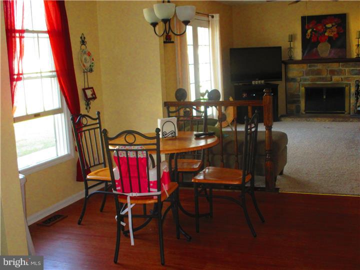 109 Lomond Road Williamstown, NJ 08094 - Photo 7 of 19 Kitchen