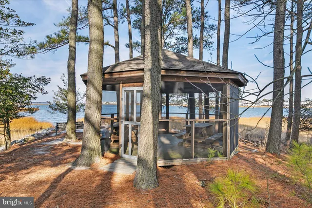 $825,000 | 37486 Seaside Drive, Ocean View, DE 19970